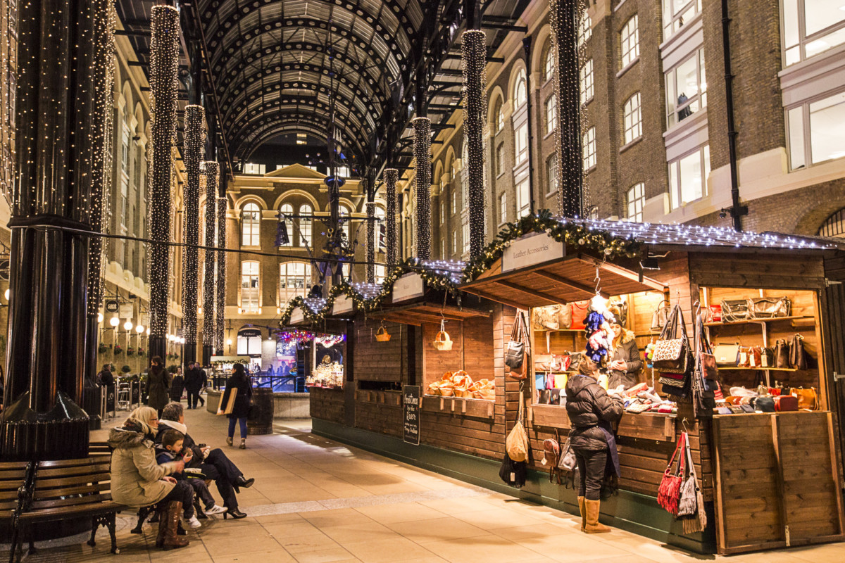  Christmas London Date Ideas